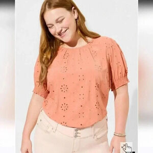 Torrid Abbey Challis Eyelit Back Cutout Top  Summer Peach Lightweight 2X